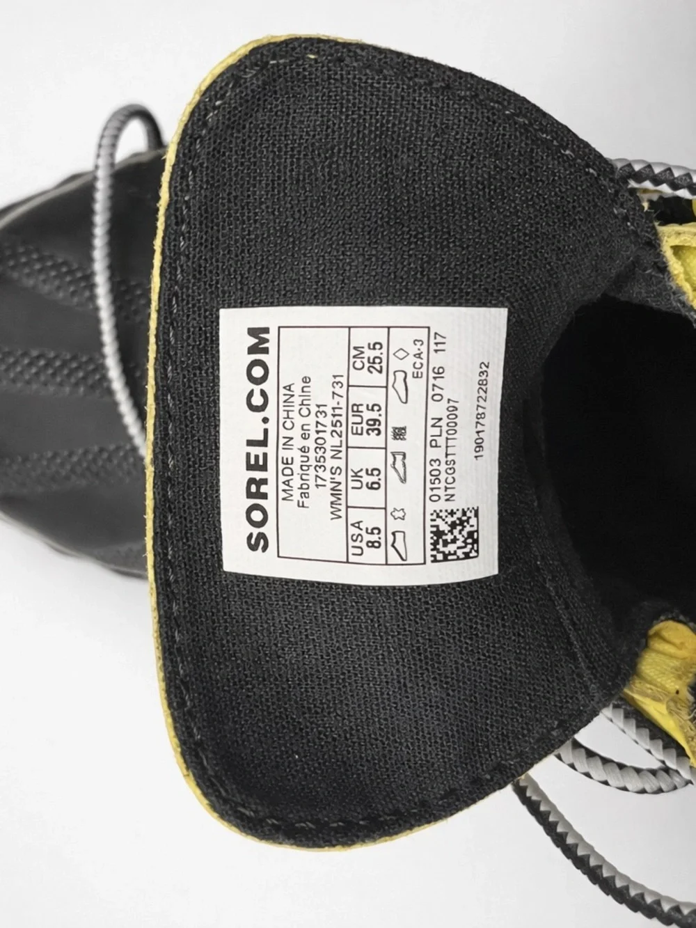 Sorel Waterproof Duck Boots Yellow Black Women’s 8.5 — Minor Lace Hole Wear